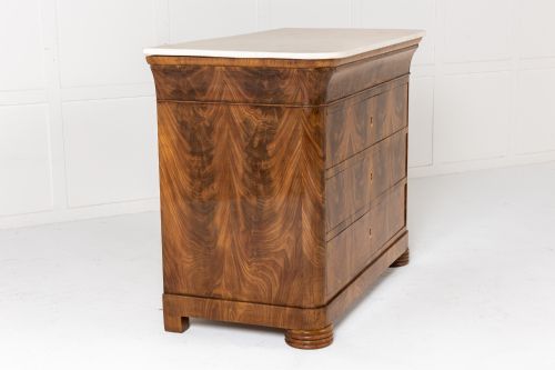 PAIR OF 19TH CENTURY ITALIAN MAHOGANY CHEST OF DRAWERS - ADDITIONAL PHOTO 8