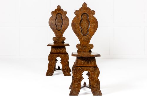 PAIR OF 19TH CENTURY ITALIAN WALNUT HALL CHAIRS - ADDITIONAL PHOTO 3