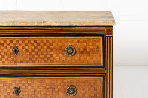 18TH CENTURY ITALIAN WALNUT AND ROSEWOOD COMMODE - ADDITIONAL PHOTO 3
