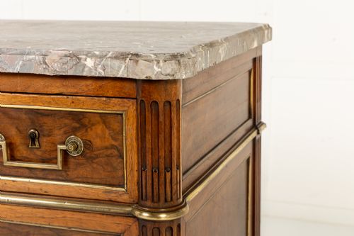 18TH CENTURY FRENCH WALNUT COMMODE - ADDITIONAL PHOTO 6
