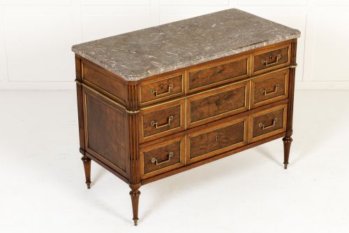18TH CENTURY FRENCH WALNUT COMMODE - ADDITIONAL PHOTO 8