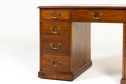 18TH CENTURY ENGLISH MAHOGANY PEDESTAL DESK - ADDITIONAL PHOTO 4