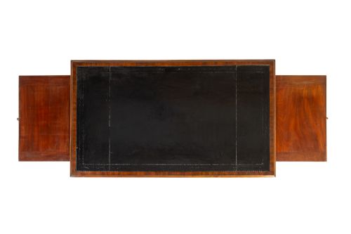 18TH CENTURY ENGLISH MAHOGANY PEDESTAL DESK - ADDITIONAL PHOTO 11