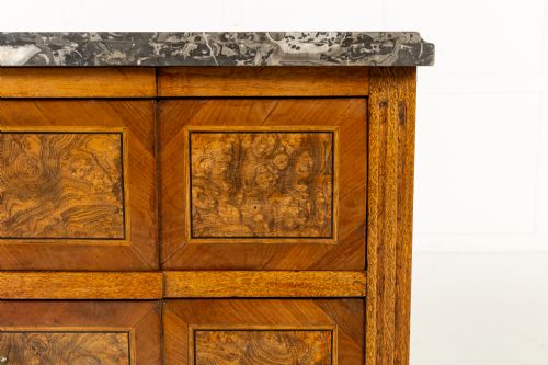 SMALL 18TH CENTURY FRENCH WALNUT COMMODE - ADDITIONAL PHOTO 4