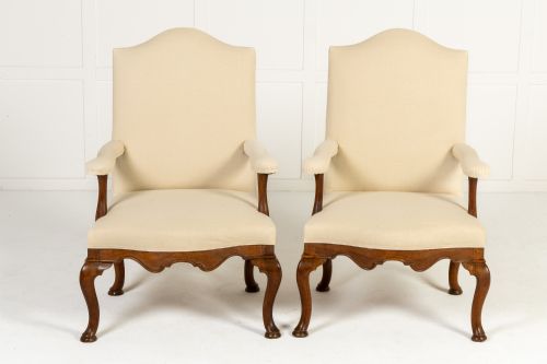 PAIR OF LARGE SCALE 18TH CENTURY FRENCH WALNUT LIBRARY ARMCHAIRS - ADDITIONAL PHOTO 3