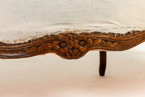 19TH CENTURY FRENCH WALNUT SOFA - ADDITIONAL PHOTO 3