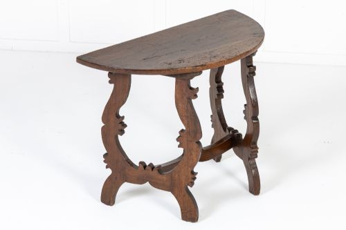 18TH CENTURY ITALIAN WALNUT CONSOLE TABLE - ADDITIONAL PHOTO 1