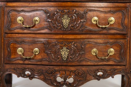 18TH CENTURY FRENCH WALNUT COMMODE - ADDITIONAL PHOTO 1