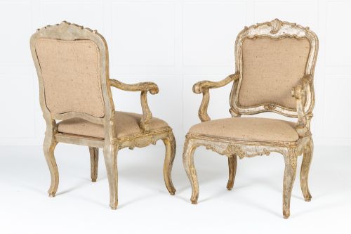LARGE SCALE PAIR OF 18TH CENTURY ITALIAN SILVER GILT ARMCHAIRS - ADDITIONAL PHOTO 1
