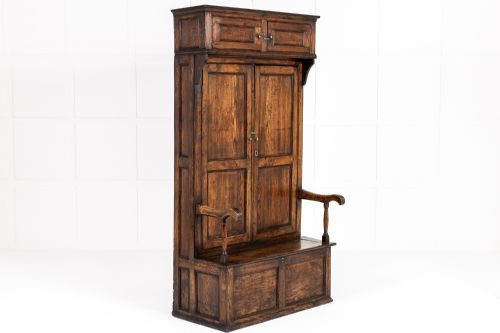18th Century George III Elm Bacon Settle