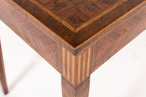 PAIR OF 18TH CENTURY ITALIAN KINGWOOD AND WALNUT CONSOLE TABLES - ADDITIONAL PHOTO 1