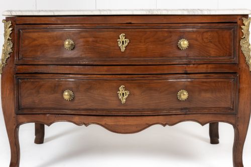 18TH CENTURY FRENCH CHERRYWOOD SERPENTINE COMMODE - ADDITIONAL PHOTO 3