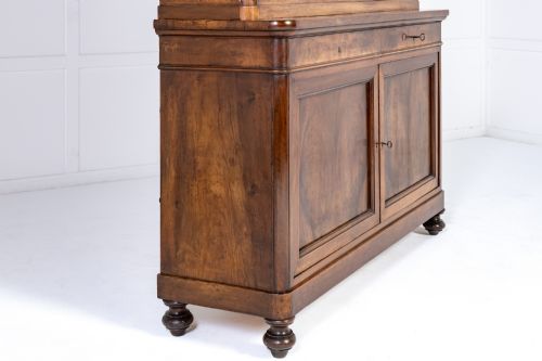 LARGE 19TH CENTURY ITALIAN WALNUT CABINETBOOKCASE - ADDITIONAL PHOTO 1