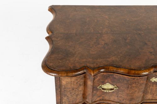 SMALL DUTCH BURR WALNUT CHEST OF DRAWERS - ADDITIONAL PHOTO 1