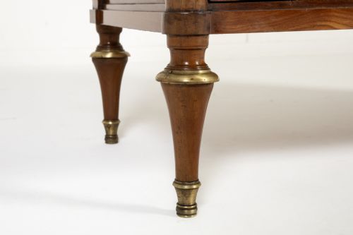 18TH CENTURY FRENCH MAHOGANY COMMODE - ADDITIONAL PHOTO 1