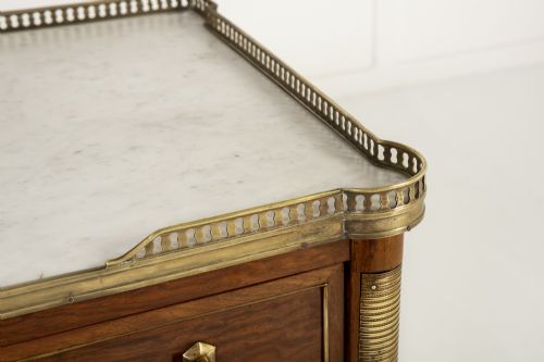 18TH CENTURY FRENCH MAHOGANY COMMODE - ADDITIONAL PHOTO 4