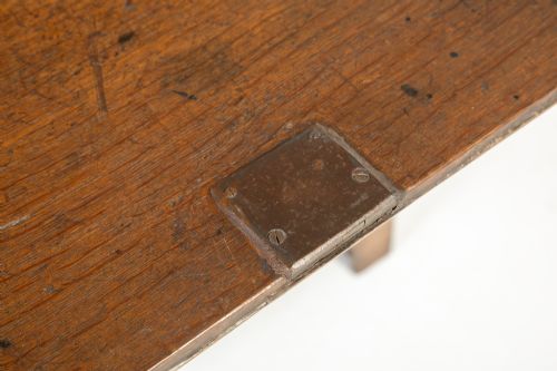 SMALL 18TH CENTURY ENGLISH OAK BUREAU - ADDITIONAL PHOTO 3