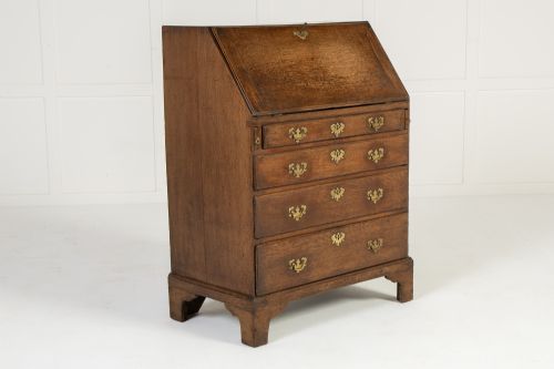 SMALL 18TH CENTURY ENGLISH OAK BUREAU - ADDITIONAL PHOTO 6