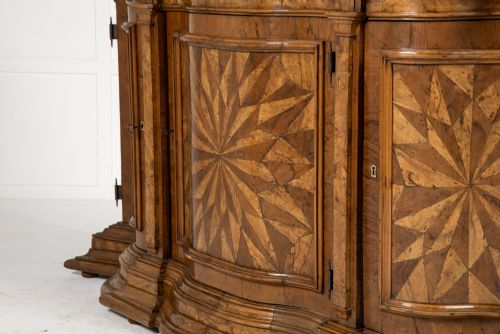 19TH CENTURY ITALIAN WALNUT SIDE CABINET - ADDITIONAL PHOTO 10