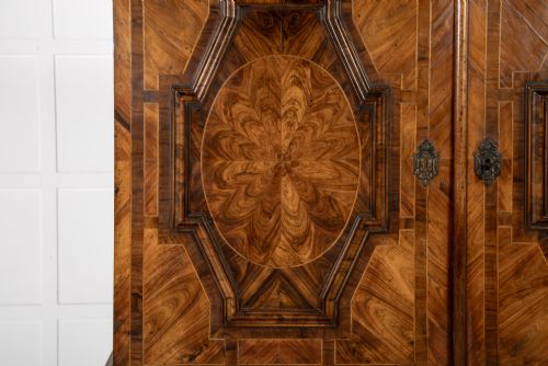 17TH CENTURY FRENCH WALNUT CABINET - ADDITIONAL PHOTO 4