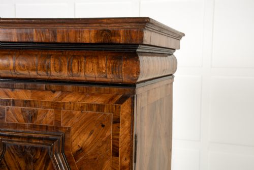 17TH CENTURY FRENCH WALNUT CABINET - ADDITIONAL PHOTO 5