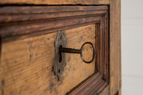 18TH CENTURY PINE CABINET WITH ORIGINAL PAINT - ADDITIONAL PHOTO 9