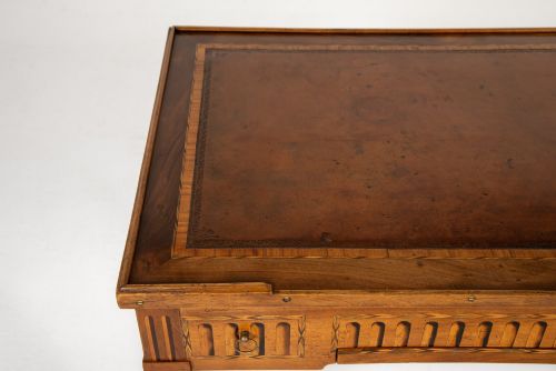 18TH CENTURY FRENCH WALNUT GAMES TABLE - ADDITIONAL PHOTO 4