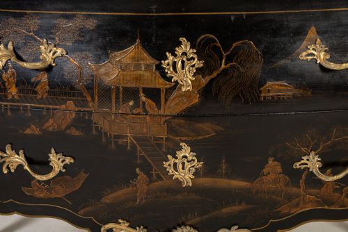 FRENCH BOMBE CHINOISERIE JAPANNED LACQUER COMMODE C1900 - ADDITIONAL PHOTO 2