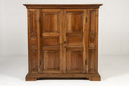 18TH CENTURY ITALIAN WALNUT CABINET