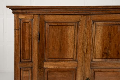 18TH CENTURY ITALIAN WALNUT CABINET - ADDITIONAL PHOTO 3