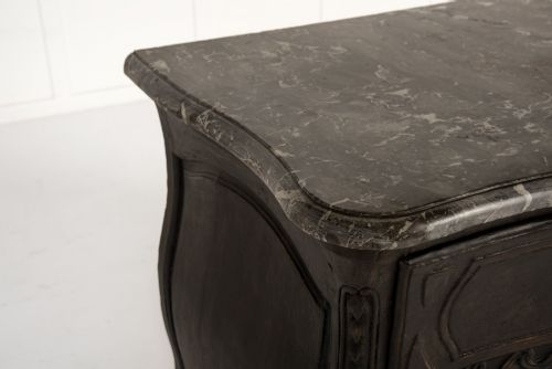 18TH CENTURY FRENCH EBONISED BOMBE COMMODE - ADDITIONAL PHOTO 2