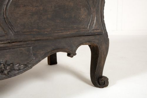 18TH CENTURY FRENCH EBONISED BOMBE COMMODE - ADDITIONAL PHOTO 10