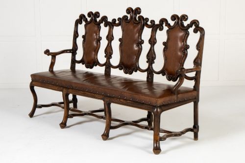 19TH CENTURY WALNUT SOFASETTEE - ADDITIONAL PHOTO 1
