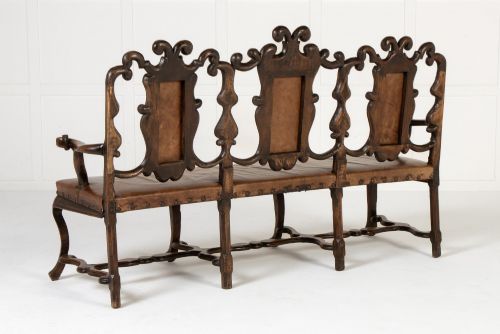 19TH CENTURY WALNUT SOFASETTEE - ADDITIONAL PHOTO 9