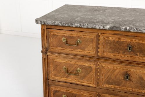 18TH CENTURY FRENCH WALNUT COMMODE - ADDITIONAL PHOTO 1