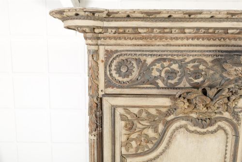 18TH CENTURY FRENCH PAINTED ARMOIRE - ADDITIONAL PHOTO 1