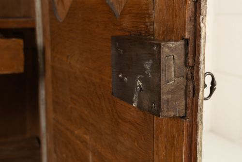 18TH CENTURY FRENCH PAINTED ARMOIRE - ADDITIONAL PHOTO 8