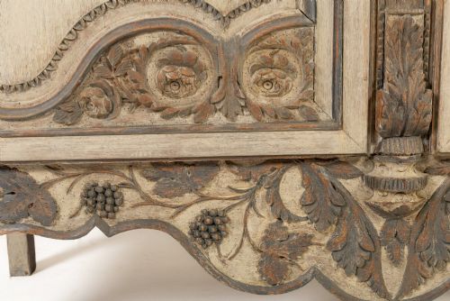 18TH CENTURY FRENCH PAINTED ARMOIRE - ADDITIONAL PHOTO 11