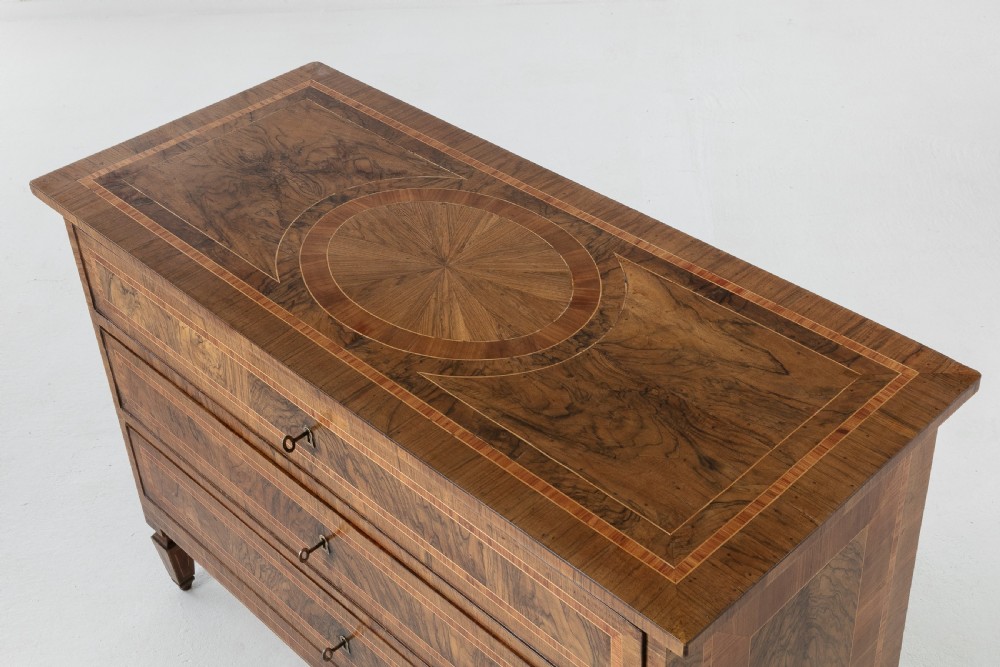 Pair of 18th Century Italian Walnut Commodes View XI