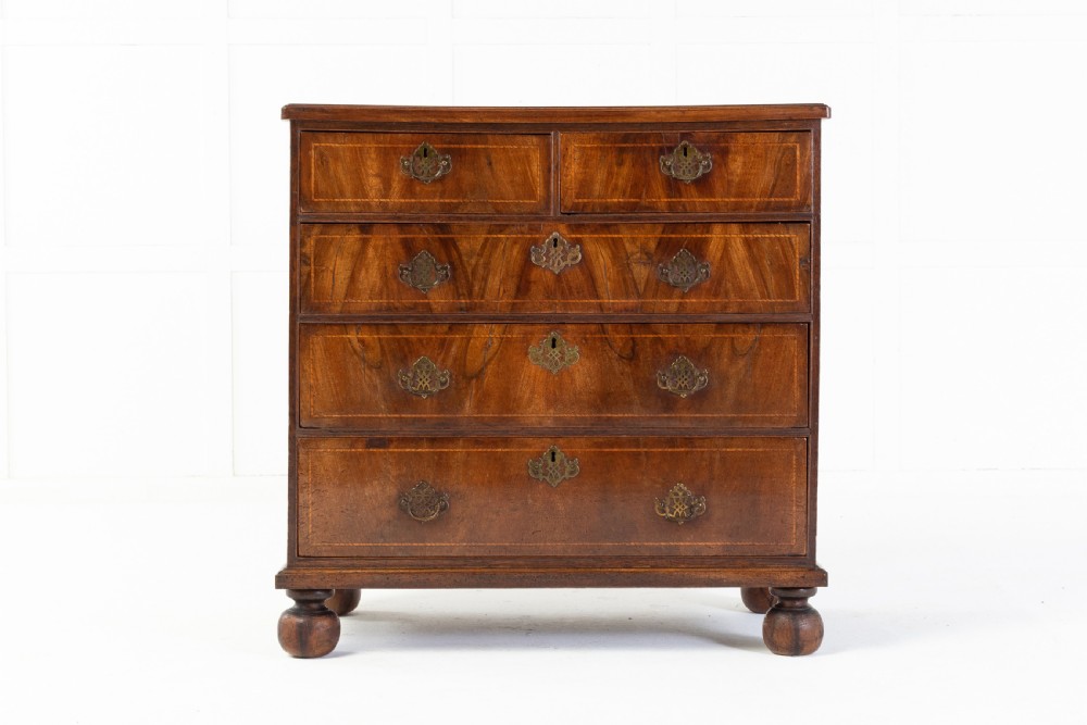 18th Century Queen Anne Walnut Chest of Drawers