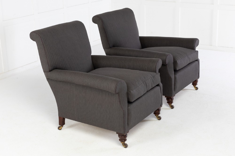 Pair of 19th Century English Walnut Armchairs