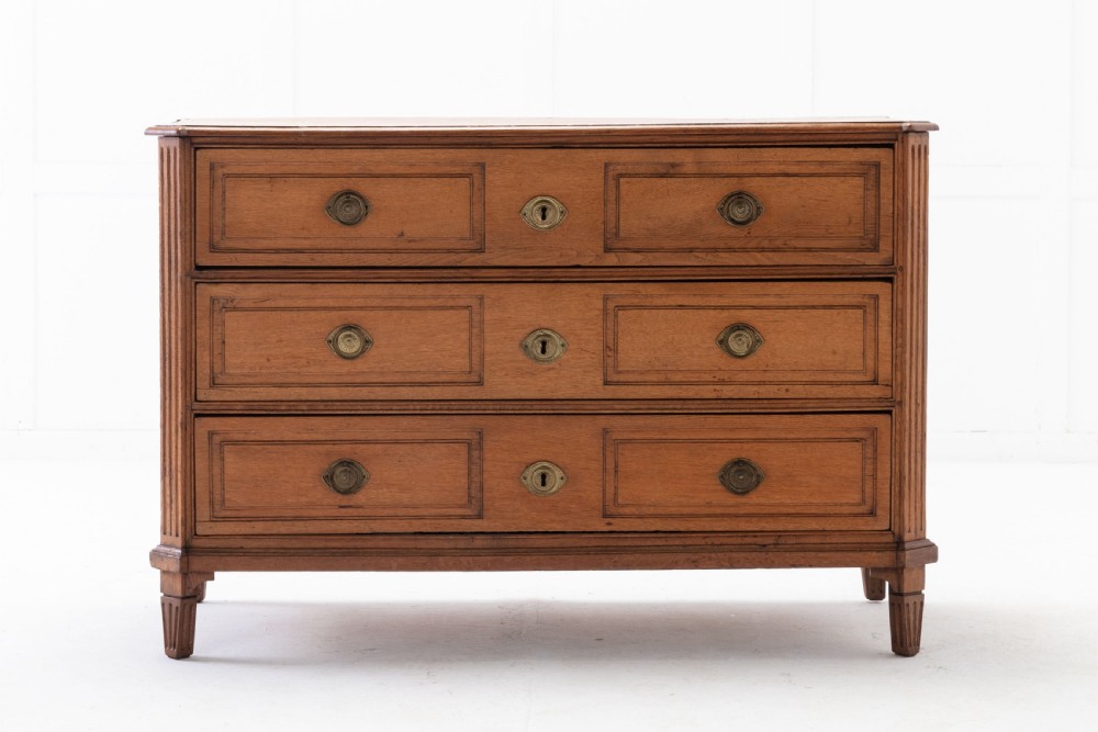 18th Century Oak Chest of Drawers View II