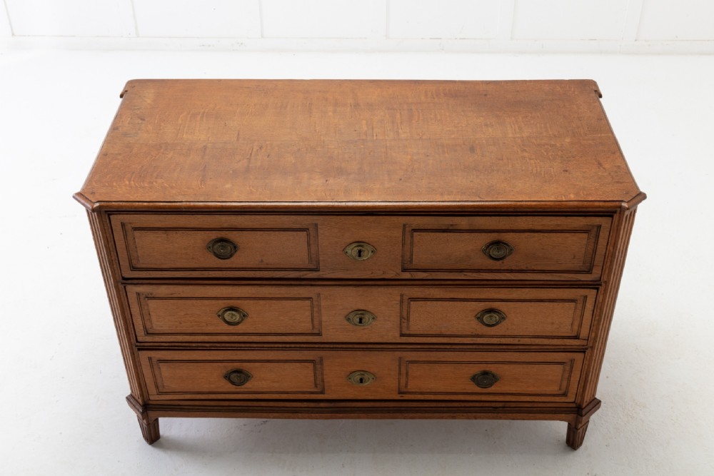 18th Century Oak Chest of Drawers View IV