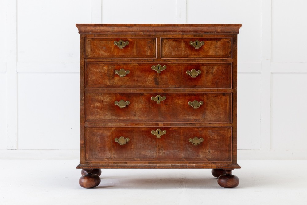 18th Century Queen Anne Walnut Chest of Drawers