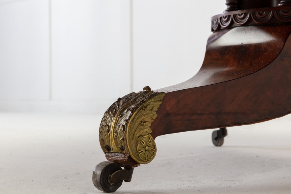 Early 19th Century French Mahogany Circular Table with Marble Top View III
