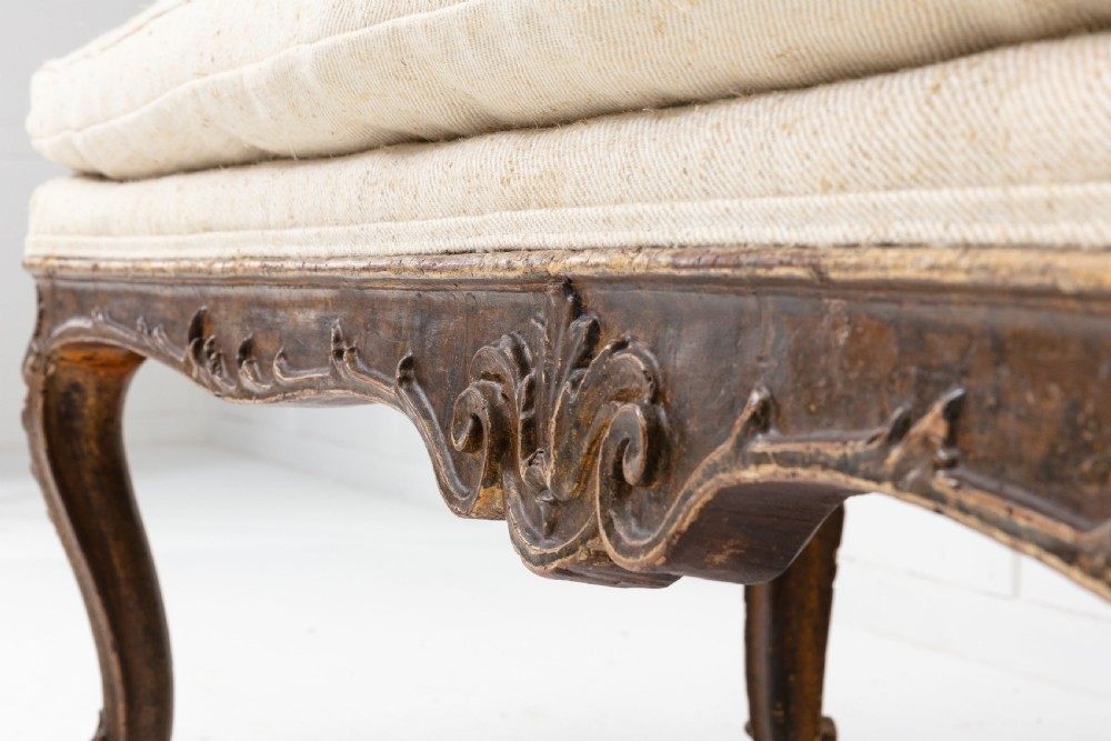 18th Century Italian Carved and Gilded Sofa View V