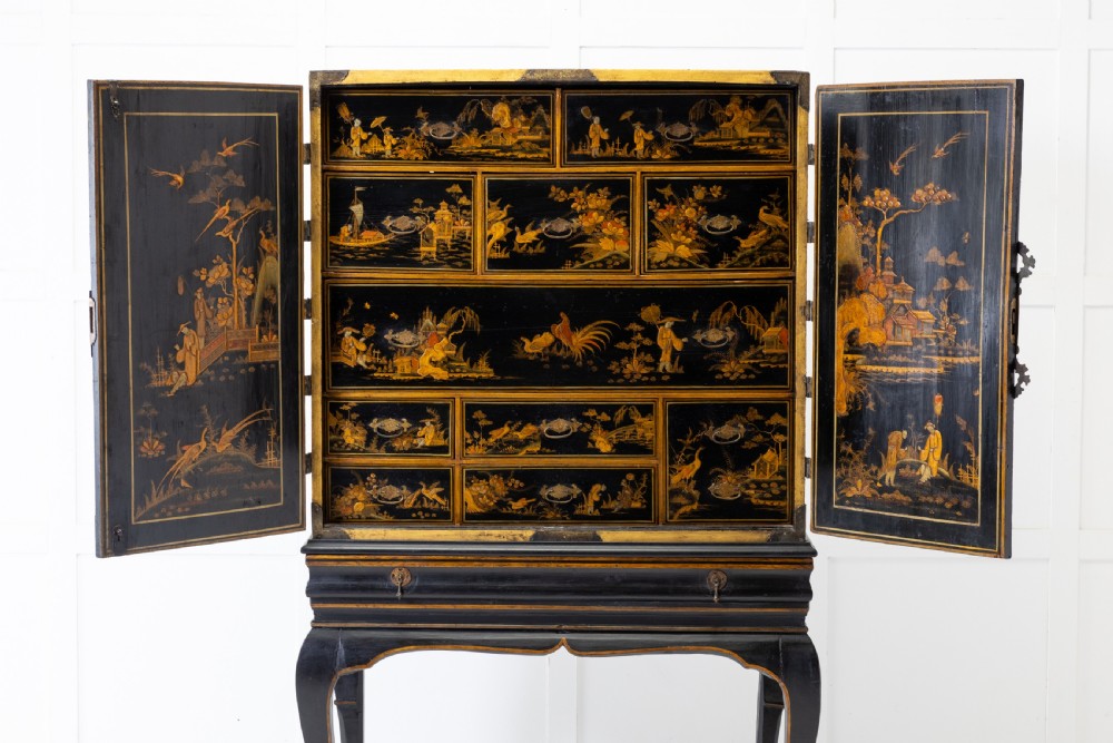 Late 17th Century Chinoiserie Cabinet on Stand View II
