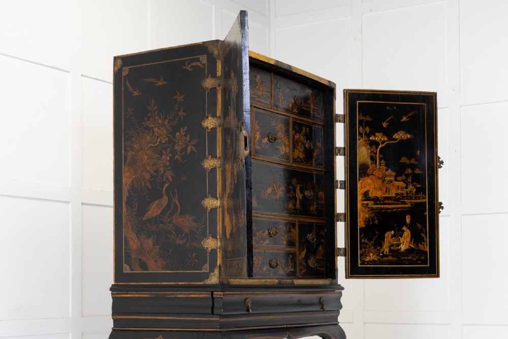 Late 17th Century Chinoiserie Cabinet on Stand View IX
