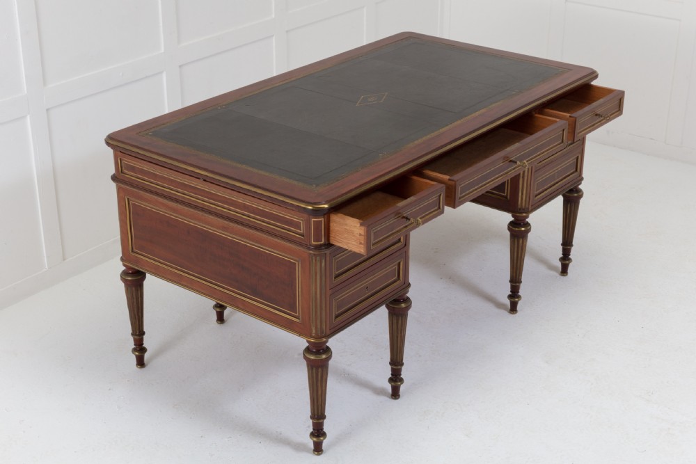 19th Century French Brass Inlaid Mahogany Desk View VII