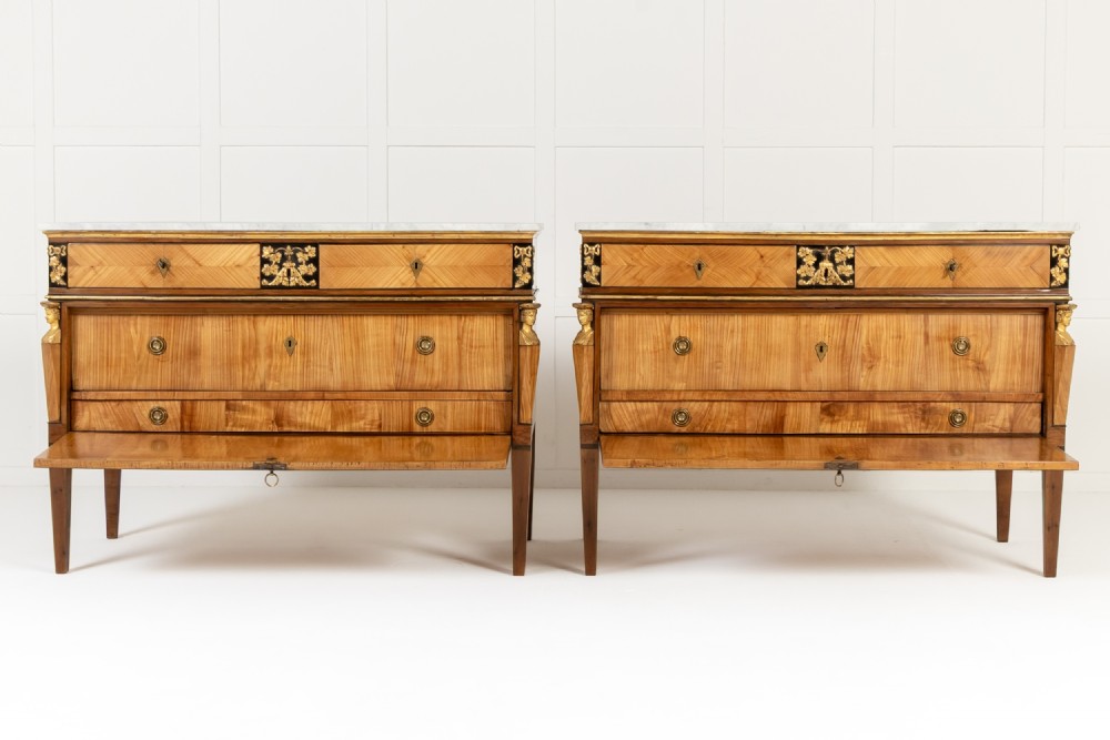 Pair of 18th Century Italian Yew and Cherrywood Commodes